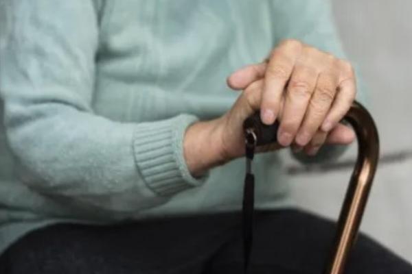 ENTRE NORMAIS E ANORMAIS