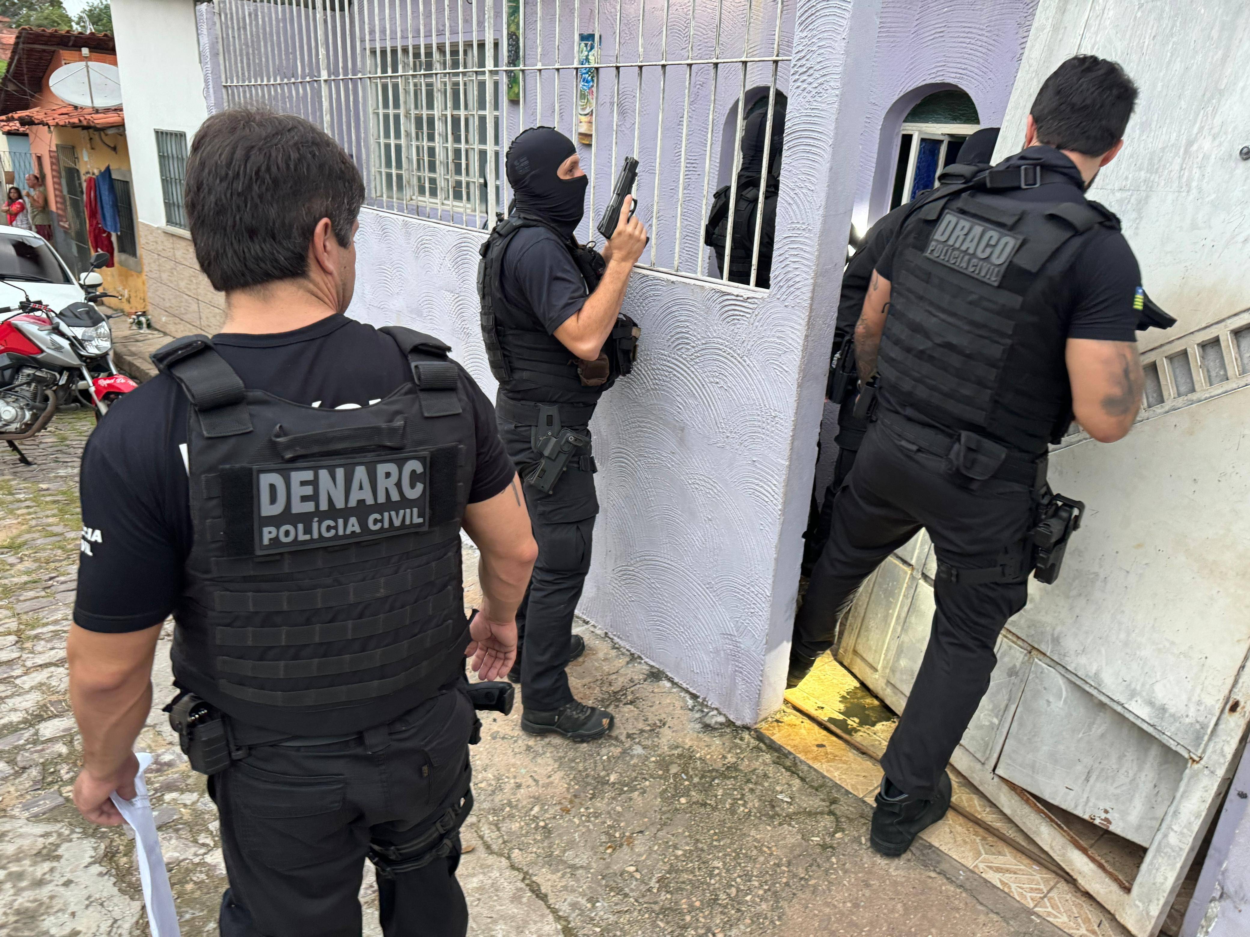 Denarc deflagra operação e cumpre 25 mandados de busca em Teresina