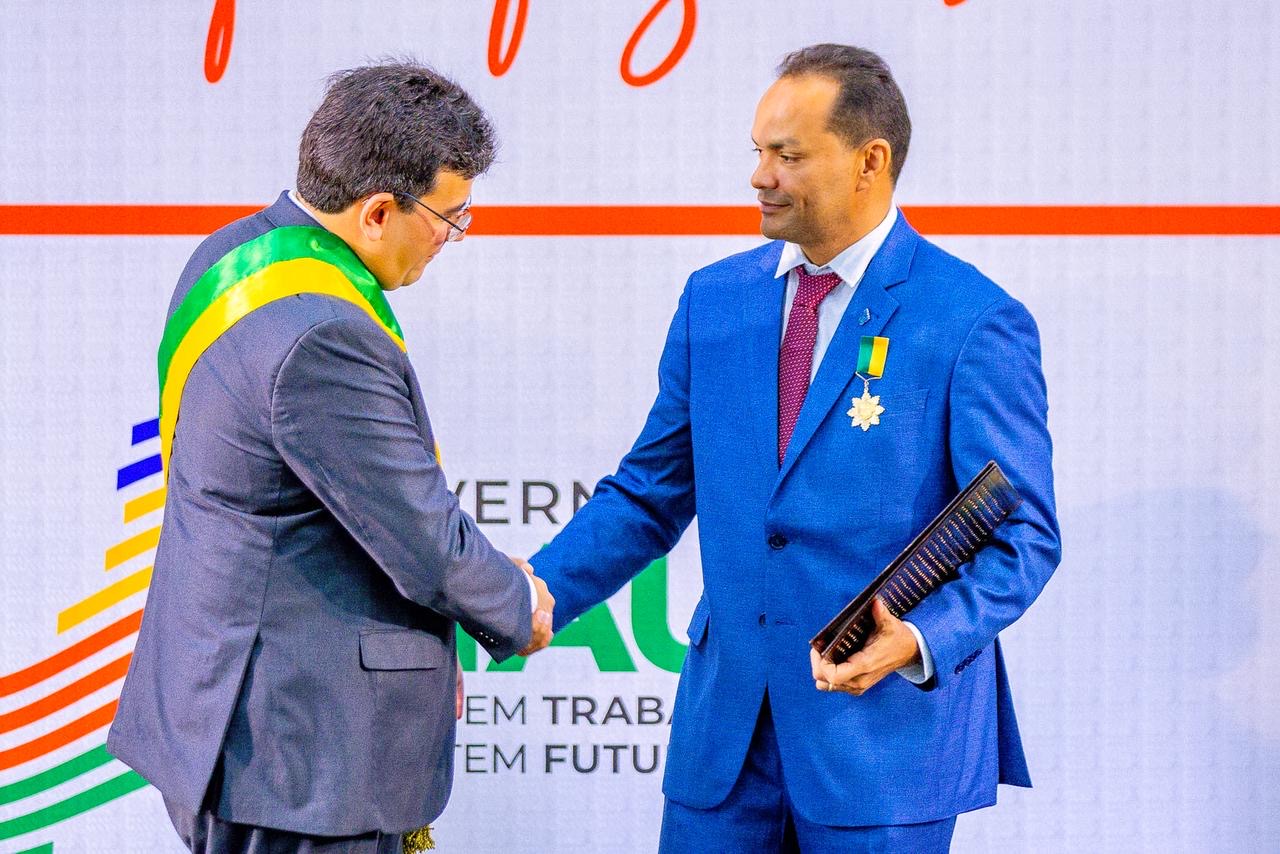 Prefeito de José de Freitas recebe Ordem Estadual do Mérito Renascença em solenidade em Oeiras