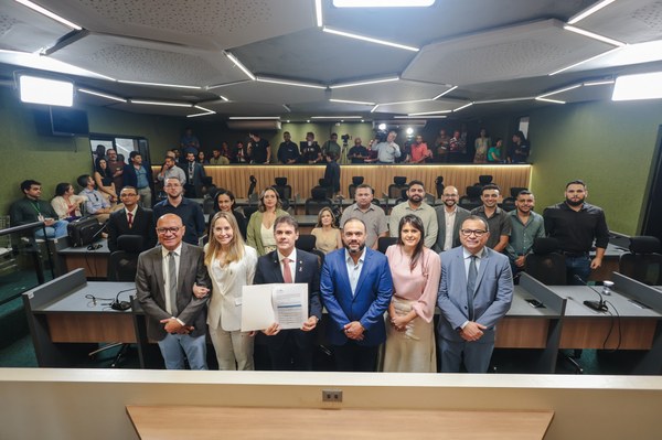 Doze aprovados assumem cargos na Alepi em cerimônia conduzida por Severo Eulálio