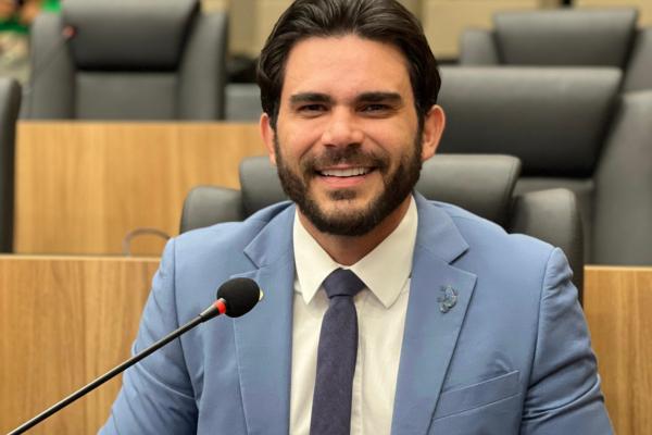 Dr. Marcus Kalume propõe meia-entrada para professores em eventos no Piauí