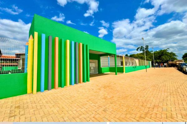 Prefeitura de Esperantina entrega nova escola construída do zero na zona rural