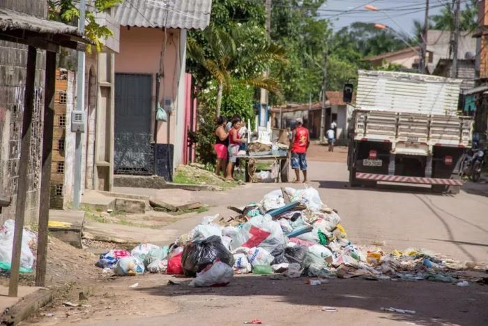 Coleta de lixo em Teresina é suspensa após paralisação de trabalhadores