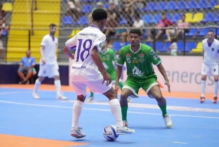 Campo Largo vence House Via Motos-MT na Taça Brasil de Futsal