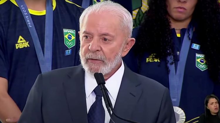 Avião de Lula retorna ao México após pane técnica durante viagem ao Brasil