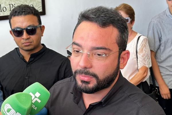 TCE impede repasse e apura suspeitas em contratos de material escolar em Parnaíba