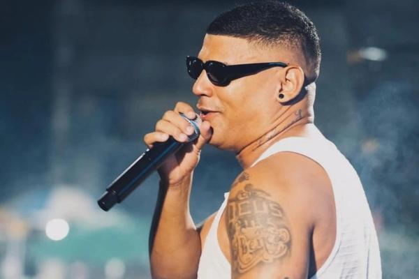 Cantor Hallan Kastro é preso em Teresina por dívida de R$ 34 mil de pensão