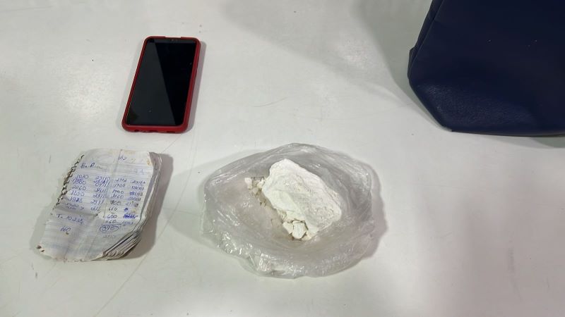 Mulher é presa com droga avaliada em R$35 mil na Zona Leste de Teresina