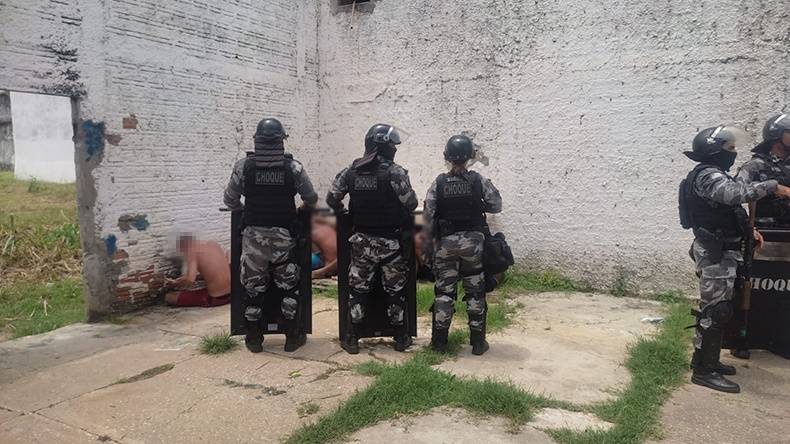 Três internos e 2 agentes ficam feridos após rebelião no CEM em Teresina