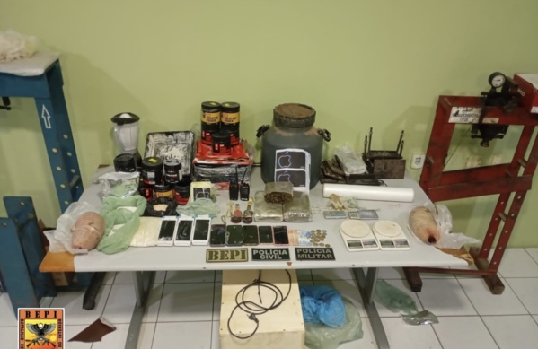 Policia fecha laboratório de drogas e apreende entorpecentes no Sul do Piauí