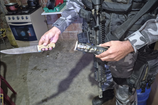 Homem é preso após matar desafeto a facadas em Paulistana na frente do filho