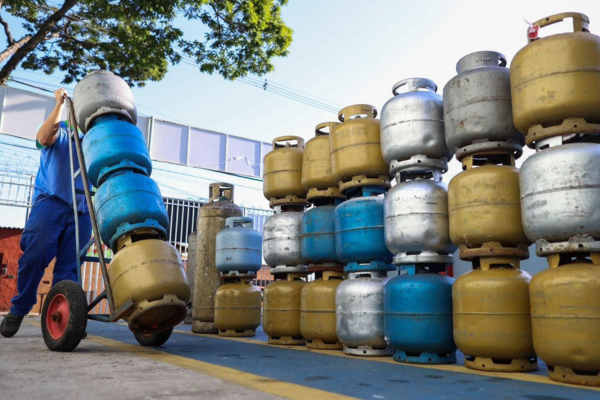 Gás de cozinha terá aumento de até R$ 10 no Piauí a partir desta segunda (15)