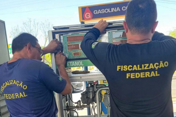 Imepi descobre manipulação eletrônica em bombas de posto na zona Sul