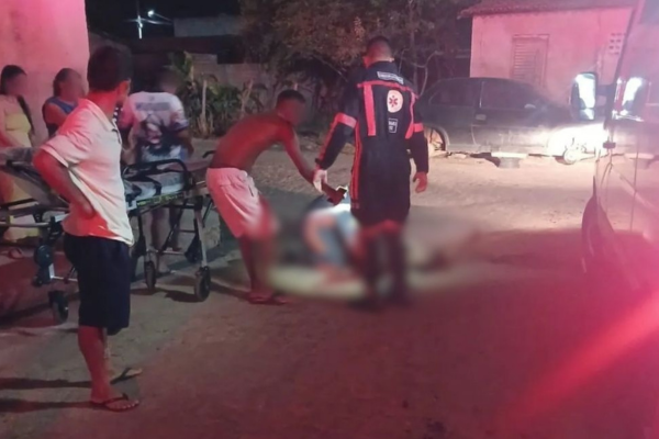 Homem é morto a facadas por suspeito com tornozeleira eletrônica em Inhuma
