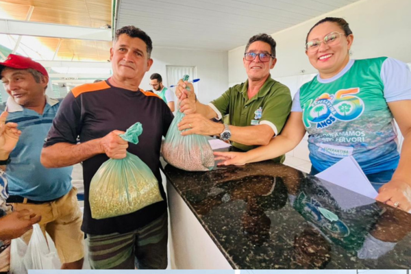 Prefeitura de Esperantina distribui sementes e reforça apoio ao agricultor rural