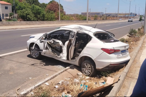 Motorista morre após colisão contra poste na BR-316, zona Sul de Teresina
