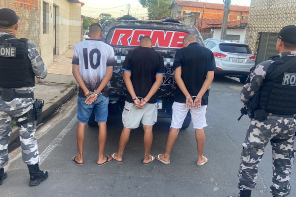 Três menores são detidos com revólveres durante ação da PM em Teresina