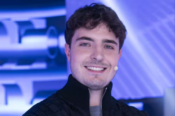 Filho de Gugu Liberato estreia na Record em reality sobre formação de apresentadores