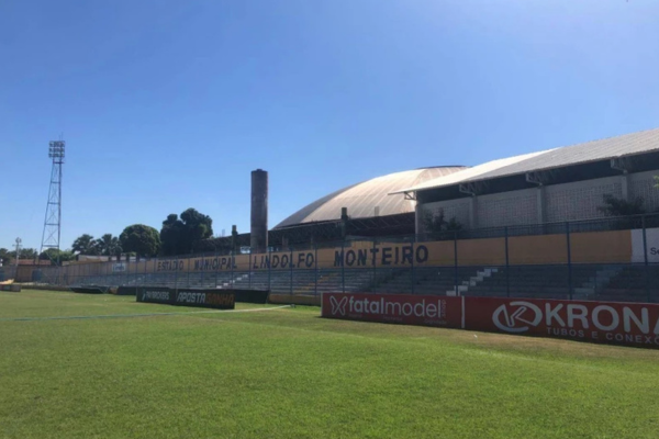 Lindolfo Monteiro recebe reparos para decisão da Série D entre Altos e Santa Cruz