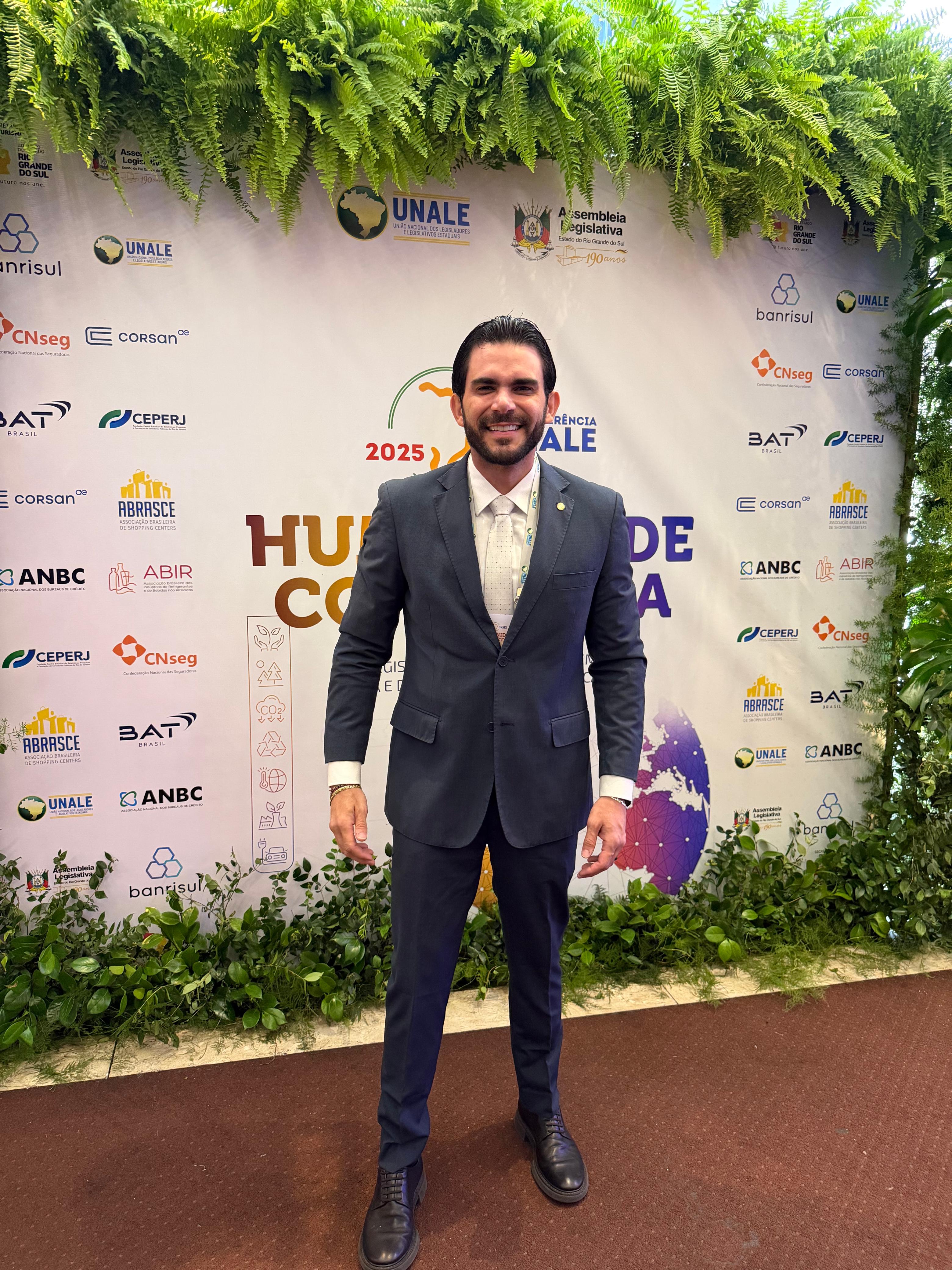 Deputado Dr. Marcus Kalume anuncia obra de Academia Popular em Marcos Parente