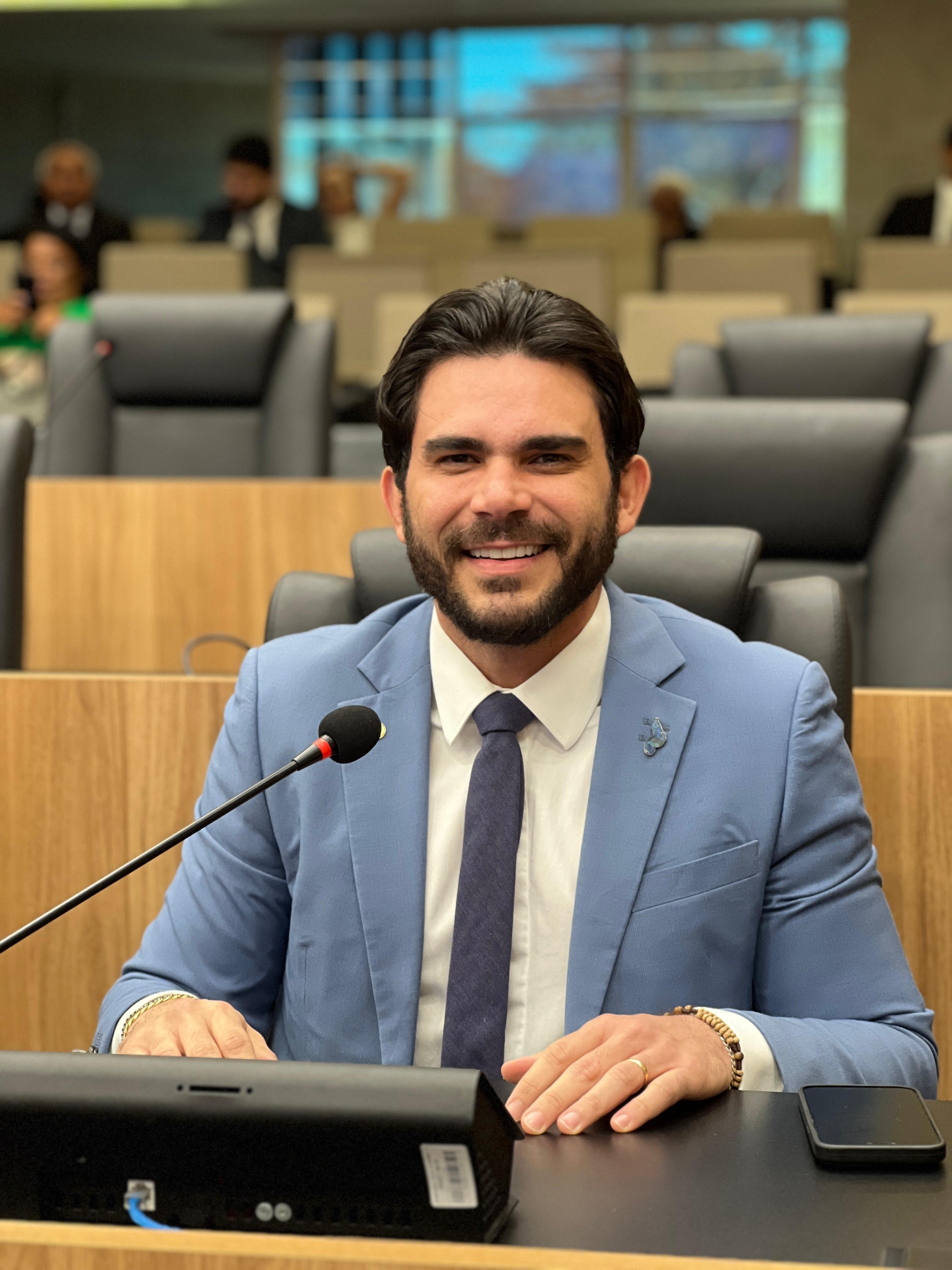 Alepi terá iluminação roxa em apoio à conscientização sobre a Síndrome de Rett