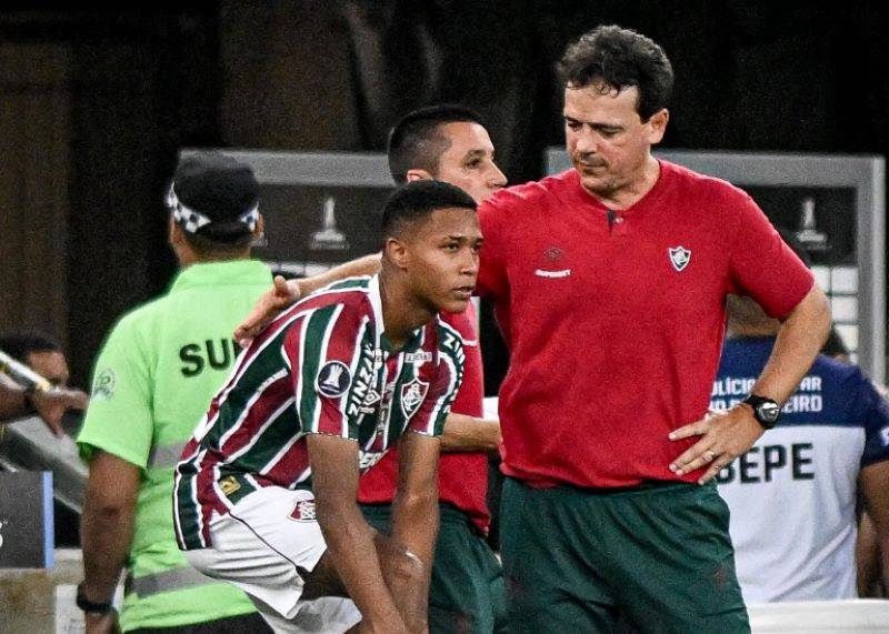 Jogador piauiense agradece Fernando Diniz após queda no Fluminense