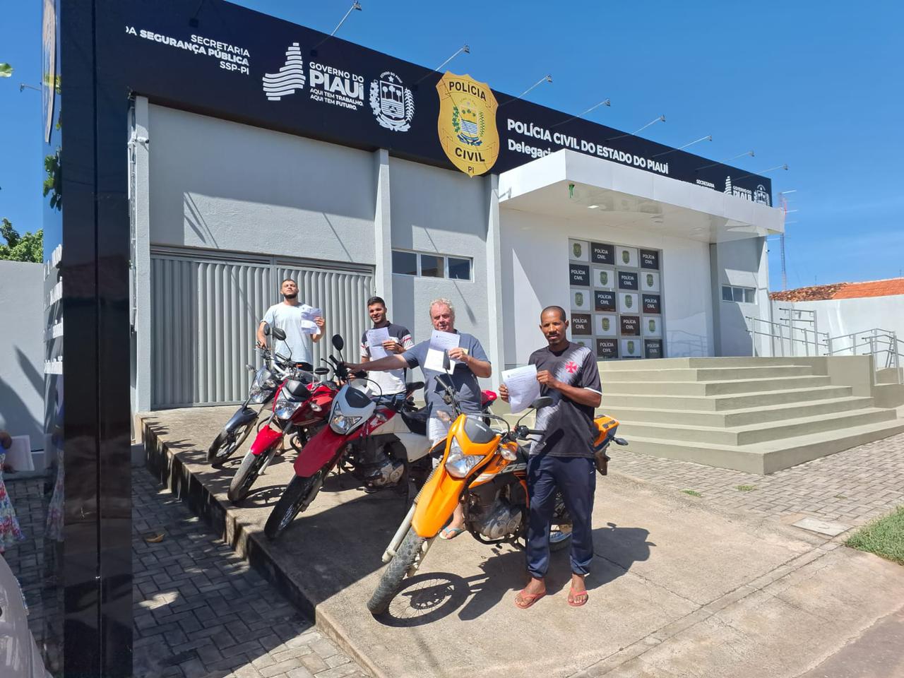 Polícia Civil restitui motocicletas em Canto do Buriti