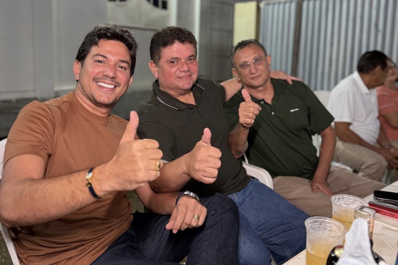 Fábio Xavier marca presença em festejo tradicional em Cocal de Telha