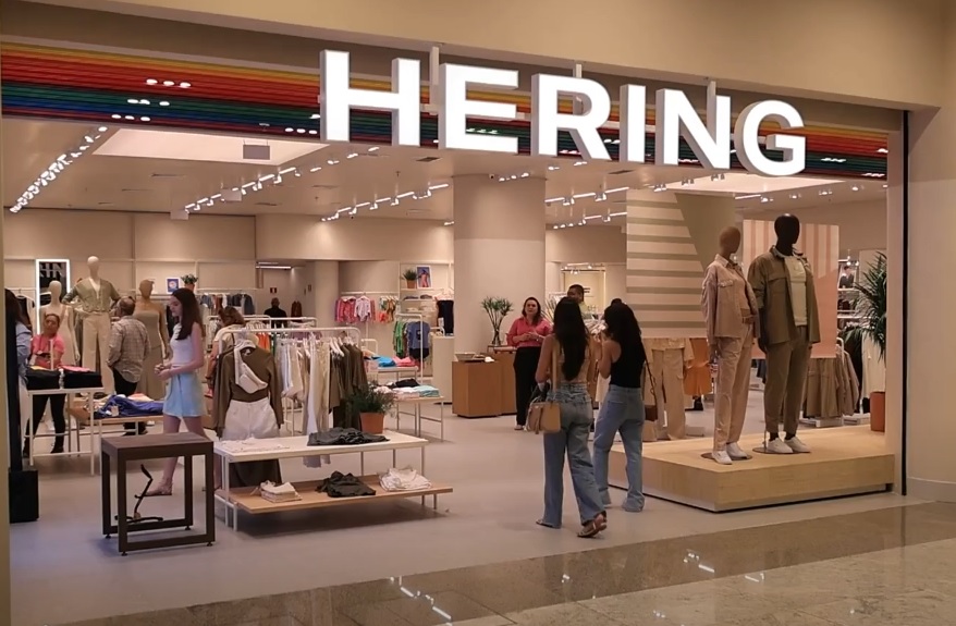 Inauguração da 'Mega Hering' em Teresina; nova loja com ambiente amplo e atraente