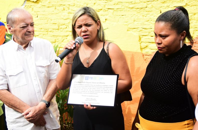 Sílvio Mendes homenageia trabalhadoras da limpeza vítimas de agressão