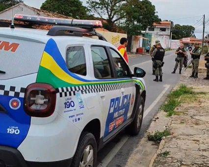 Corpo de homem é encontrado perto de colégio no litoral do Piauí