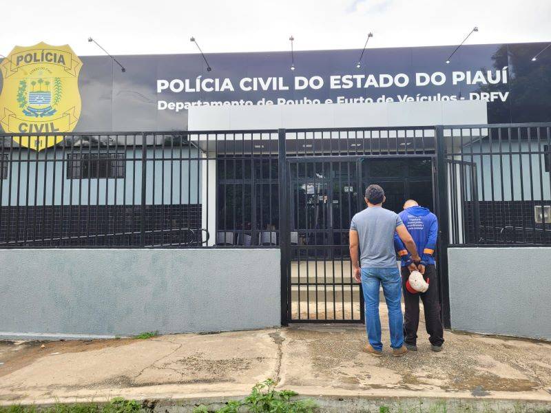 Operação policial resulta na captura de 3 suspeitos de roubos de carros em Teresina