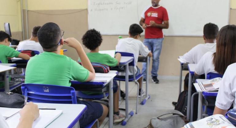 Seduc-PI convoca mais de 120 professores para atuarem nas escolas em 57 municípios