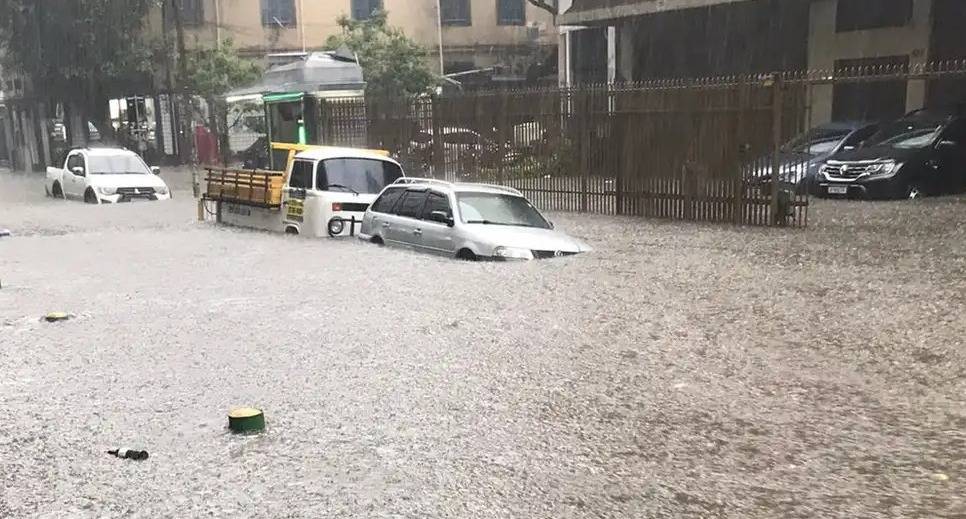 Meteorologia emite alerta laranja para tempestades em 11 estados