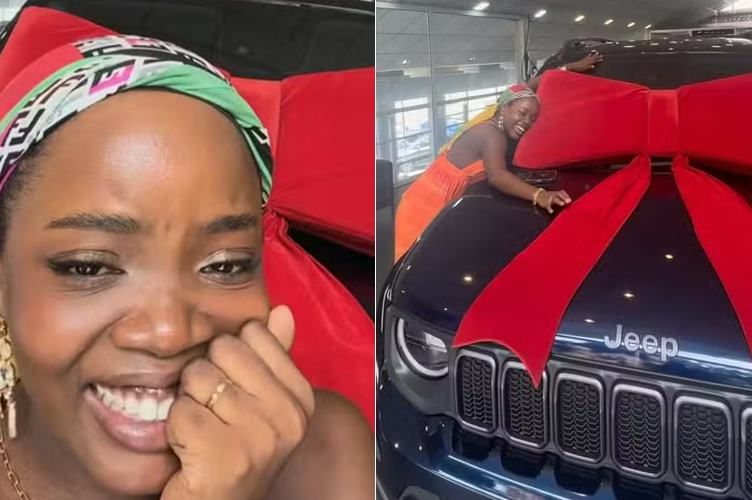 Clara Moneke chora após adquirir seu primeiro carro