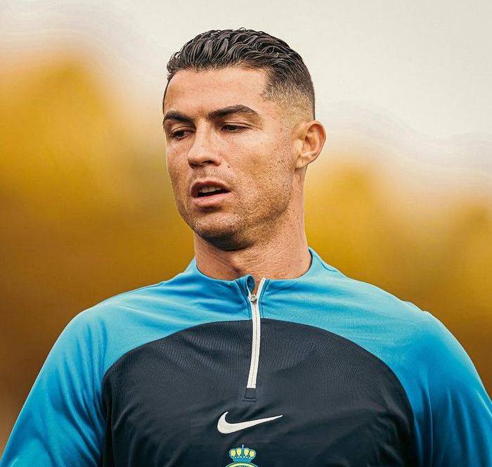 Cristiano Ronaldo vira o atleta mais bem pago do mundo