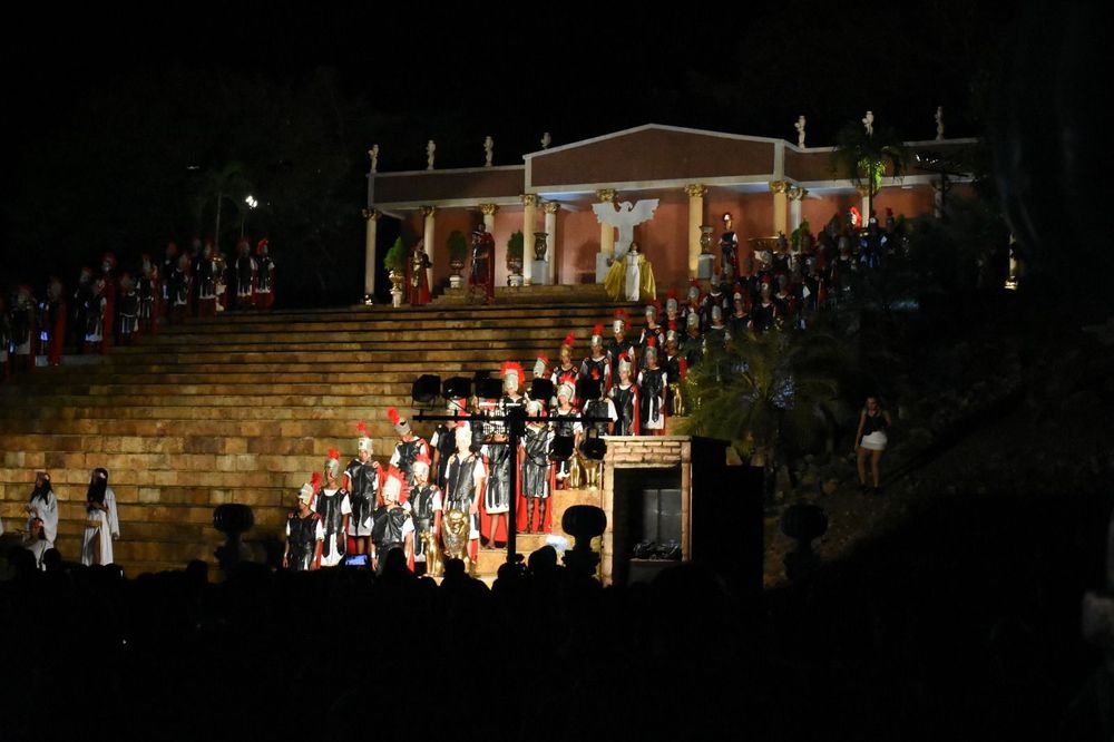 Encenação da Paixão de Cristo emociona milhares de pessoas em Floriano