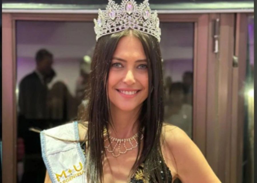 Modelo argentina de 60 anos vence concurso Miss Buenos Aires 2024