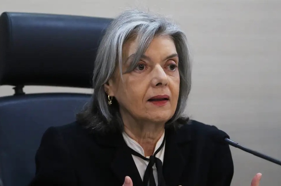 Cármen Lúcia vota para instaurar processo de Bolsonaro contra deputado Janones