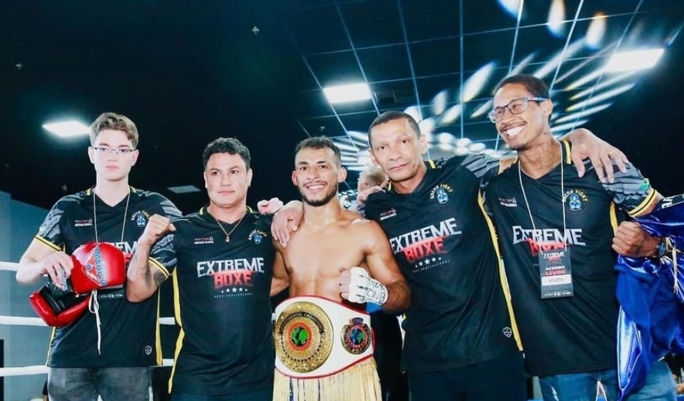 Boxeador piauiense conquista título continental na categoria super-pen