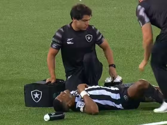 Botafogo: Júnior Santos fratura a tíbia e fica sem previsão de retorno