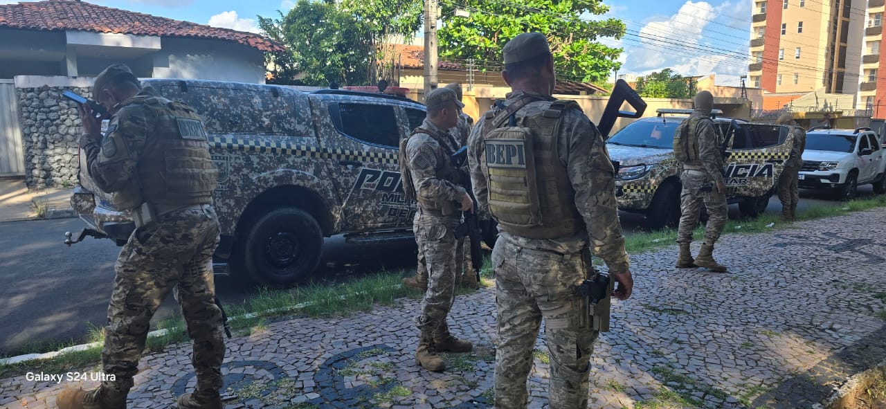 Corpo de jovem é encontrado próximo a delegacia na zona Leste