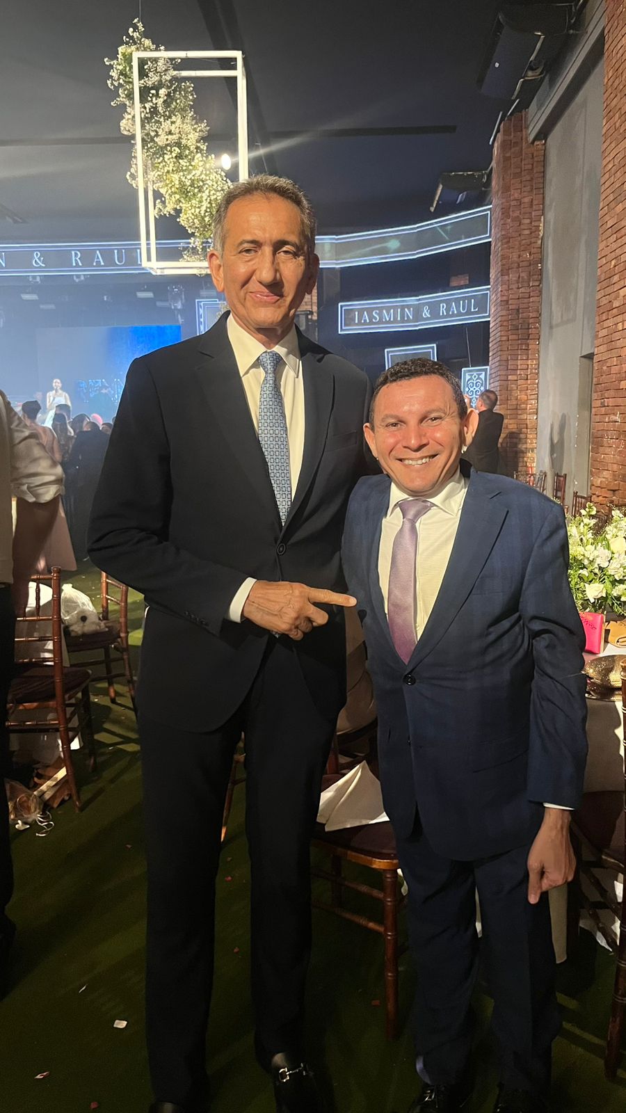 Mauro Eduardo e Thais Cardoso marcam prensença no casamento Yasmin Dias Raúl Jatobá