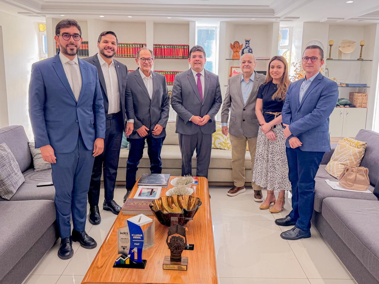 Silvio Mendes discute cessão de servidores com Rafael Fonteles