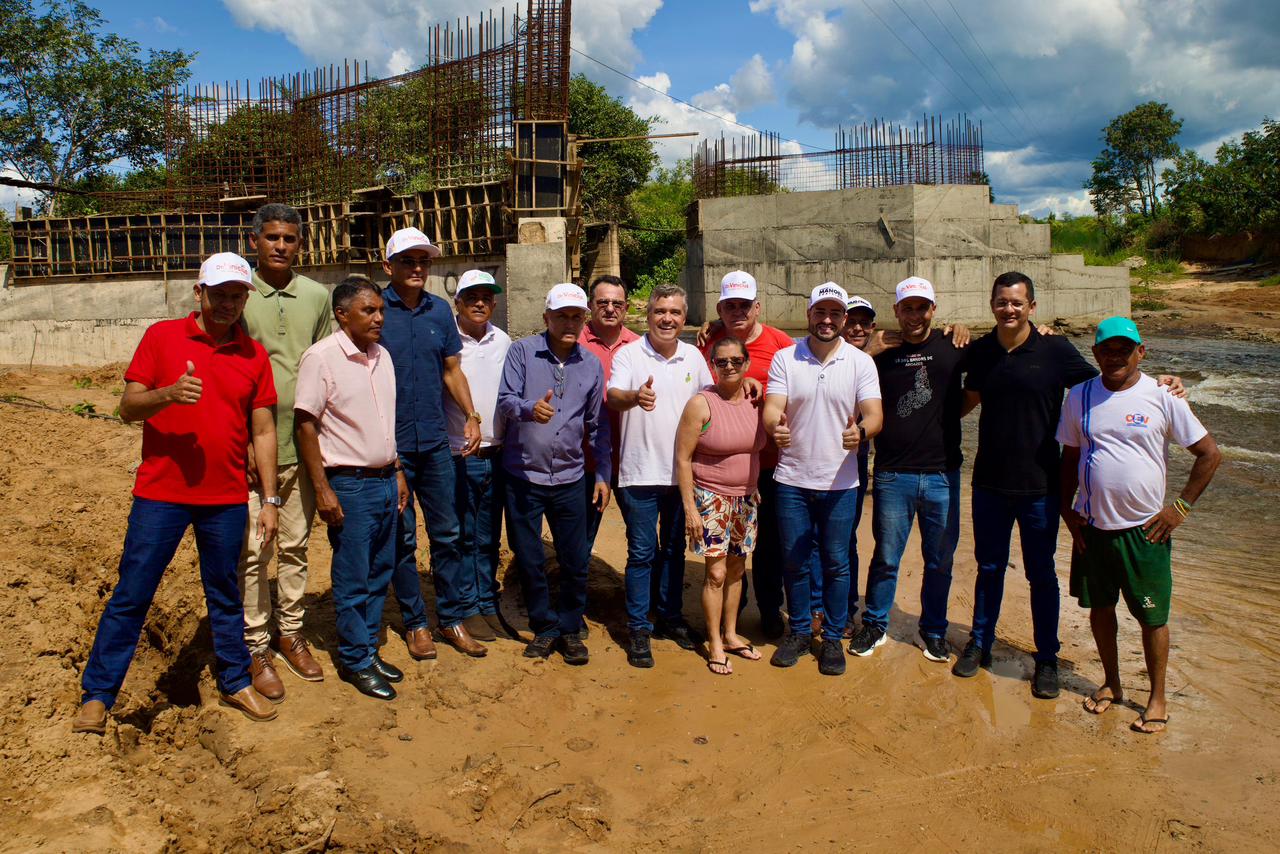 Deputado Dr. Vinícius e prefeito inauguram obras de infraestrutura em Aroazes