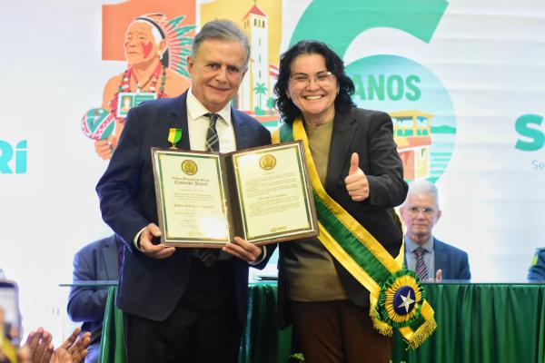 Deputado Flávio Nogueira é homenageado com a Comenda Juncal em Piripiri